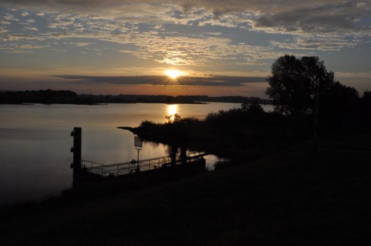 Sonnenaufgang in Hohnstorf an der Elbe
